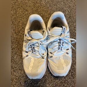 On cloud Cloudsurfers